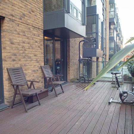 Spacious 1 Bed Apartment With Workspace, Coffee & Free Secure Parking Birmingham Kültér fotó