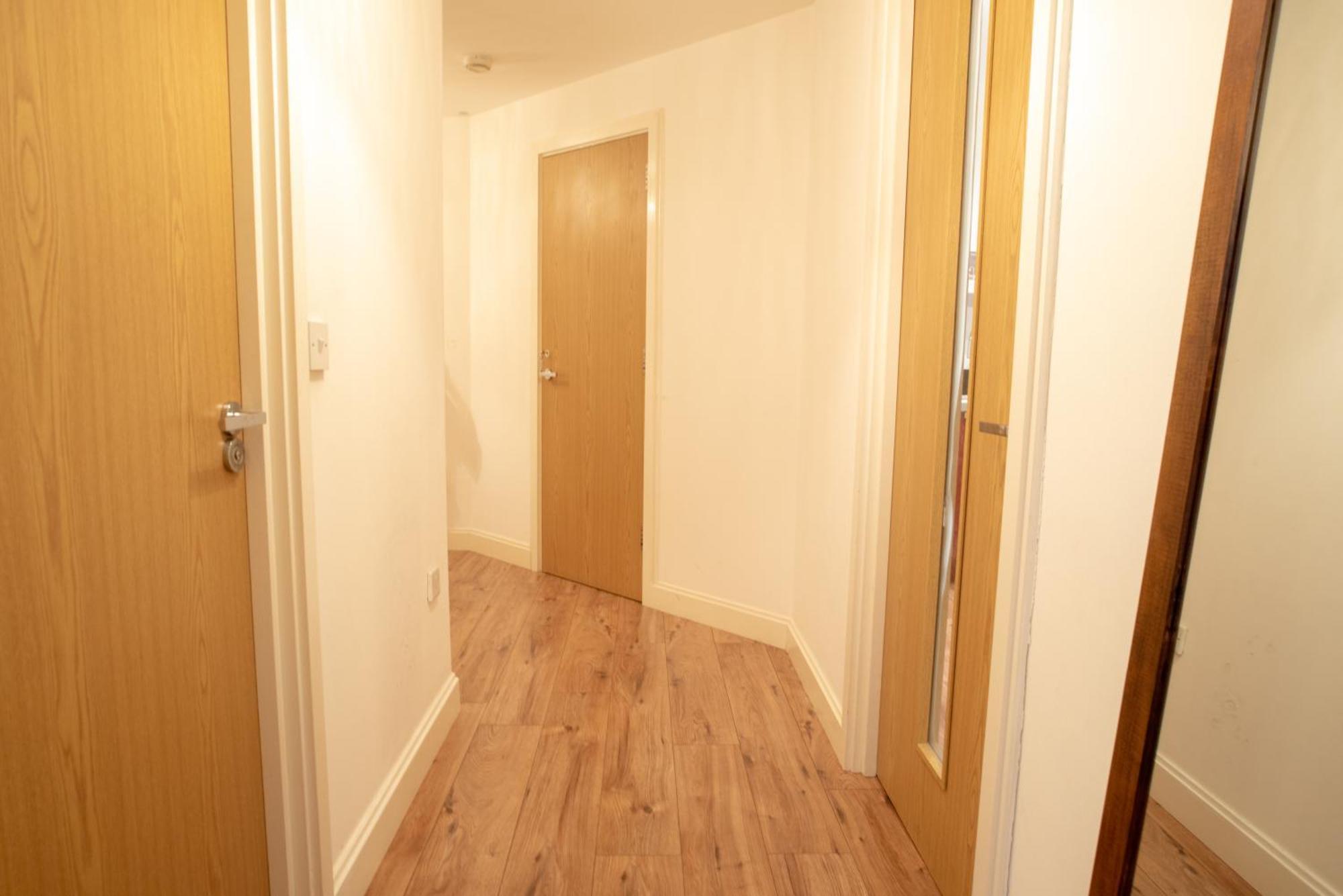 Spacious 1 Bed Apartment With Workspace, Coffee & Free Secure Parking Birmingham Kültér fotó