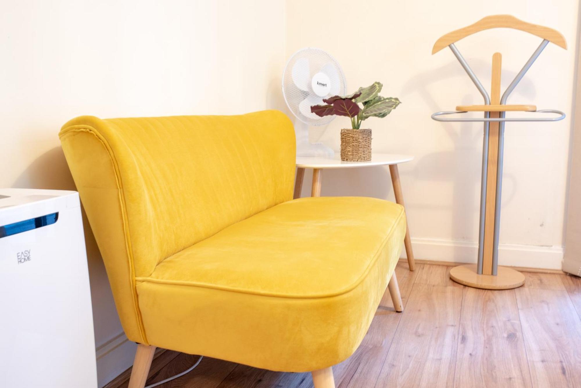 Spacious 1 Bed Apartment With Workspace, Coffee & Free Secure Parking Birmingham Kültér fotó