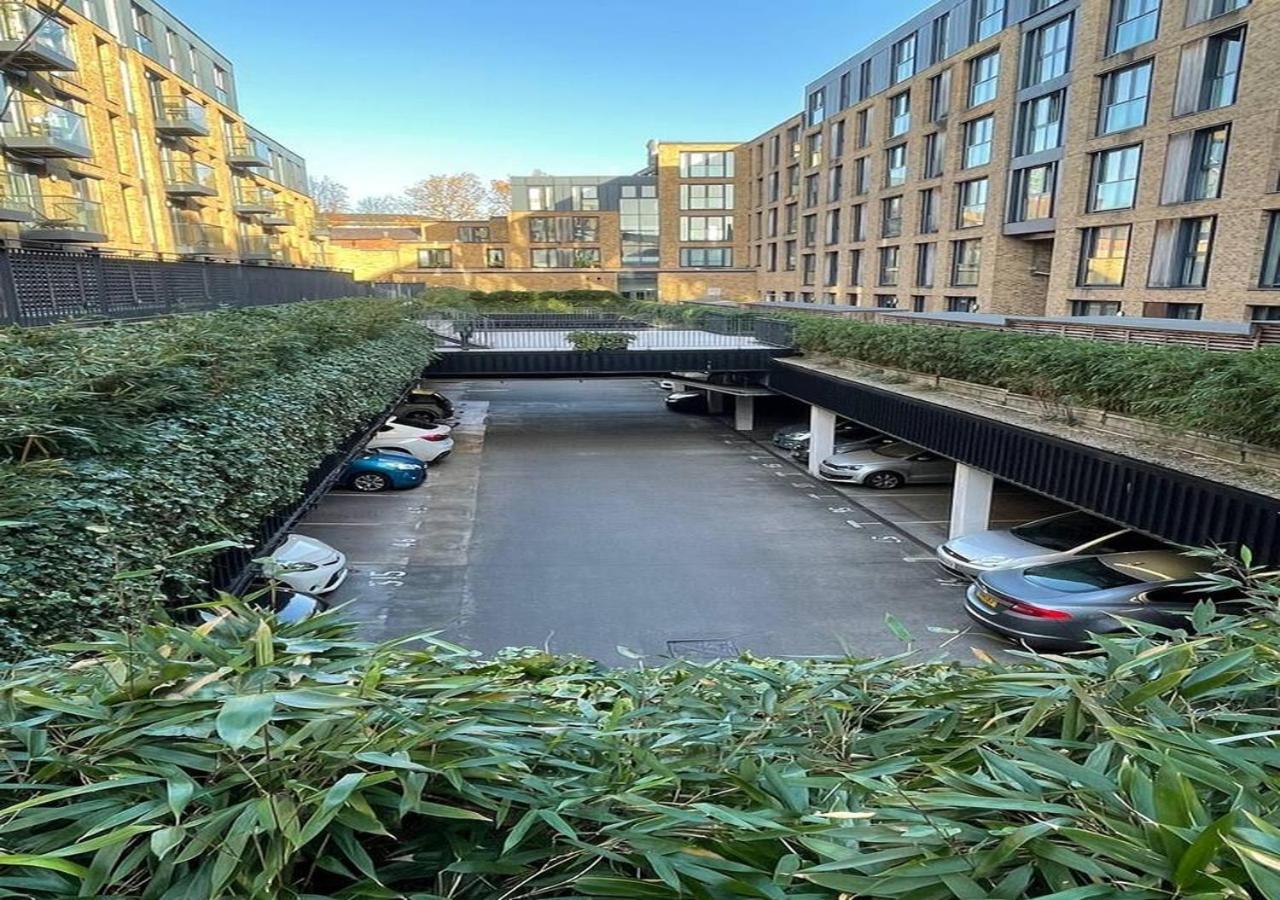 Spacious 1 Bed Apartment With Workspace, Coffee & Free Secure Parking Birmingham Kültér fotó